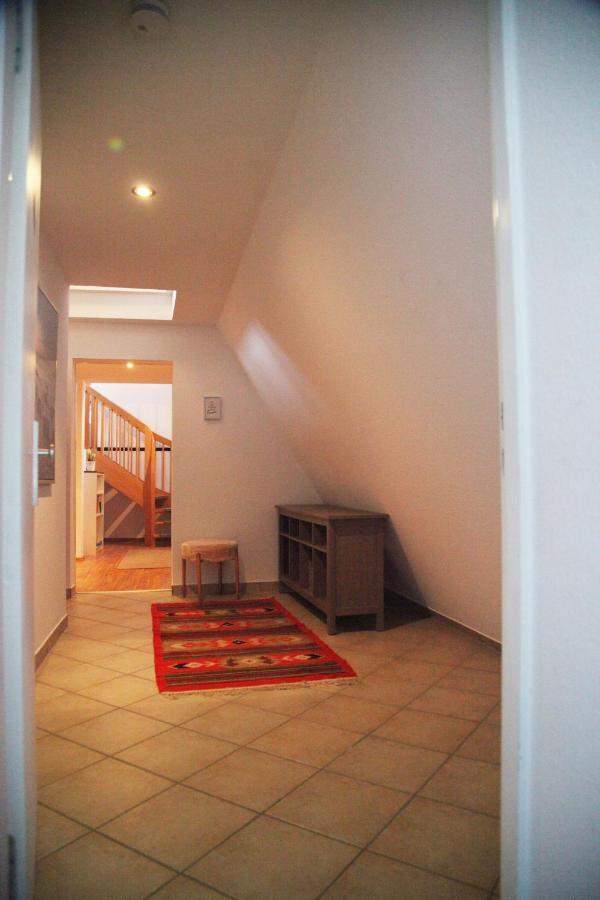 Wunderschoene Dachgeschoss - Maisonette 罗斯托克 外观 照片